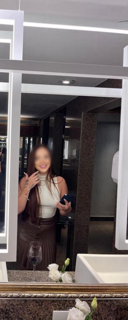 613756443: Chica busca chico en Pontevedra