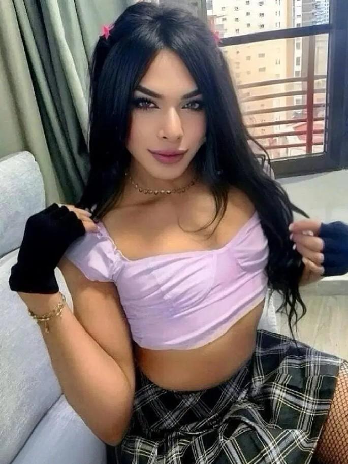 643405353: Chica busca chico en Almería