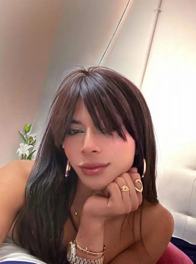 Chica busca chico en Almería: 