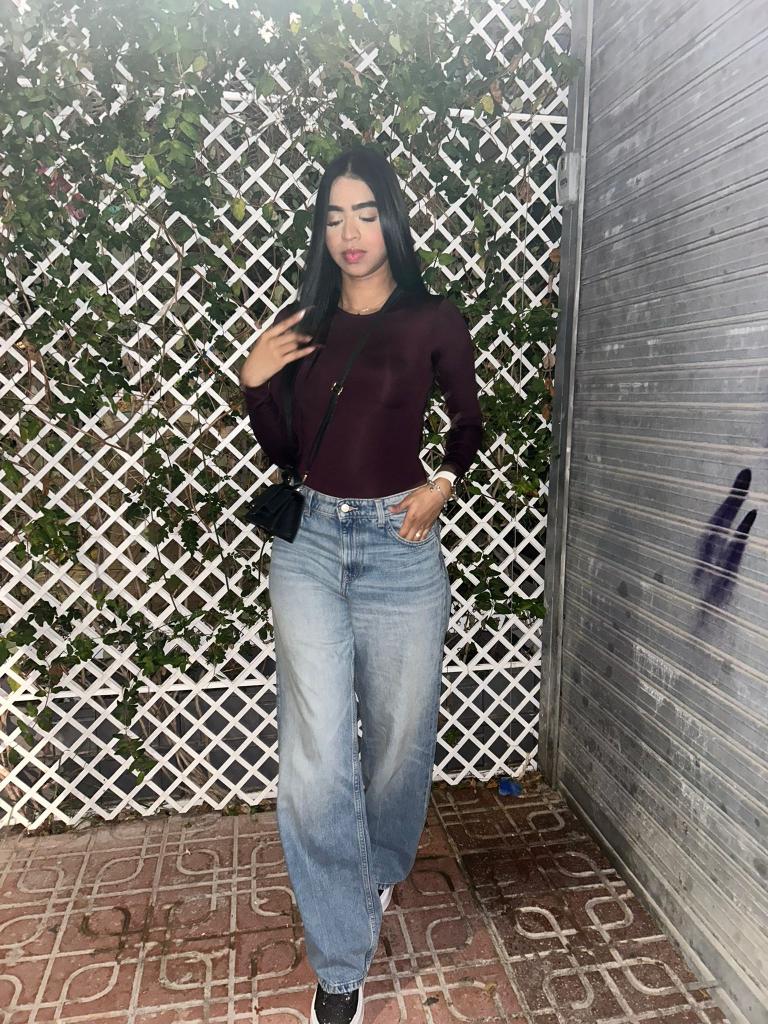 Chica busca chico en Ibiza: 