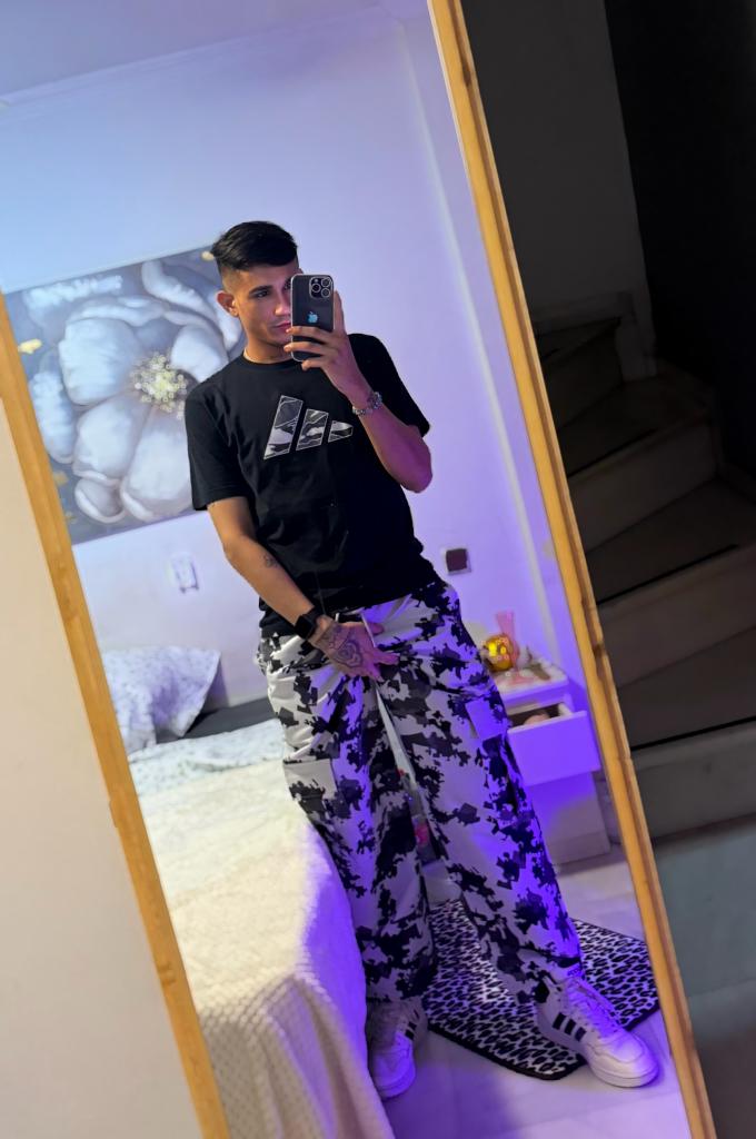 Chico busca chica en Huelva: 