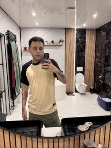 Chico busca chica en Lérida: 