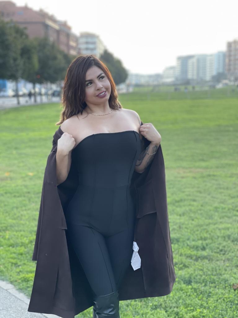 613762670: Chica busca chico en La Coruña