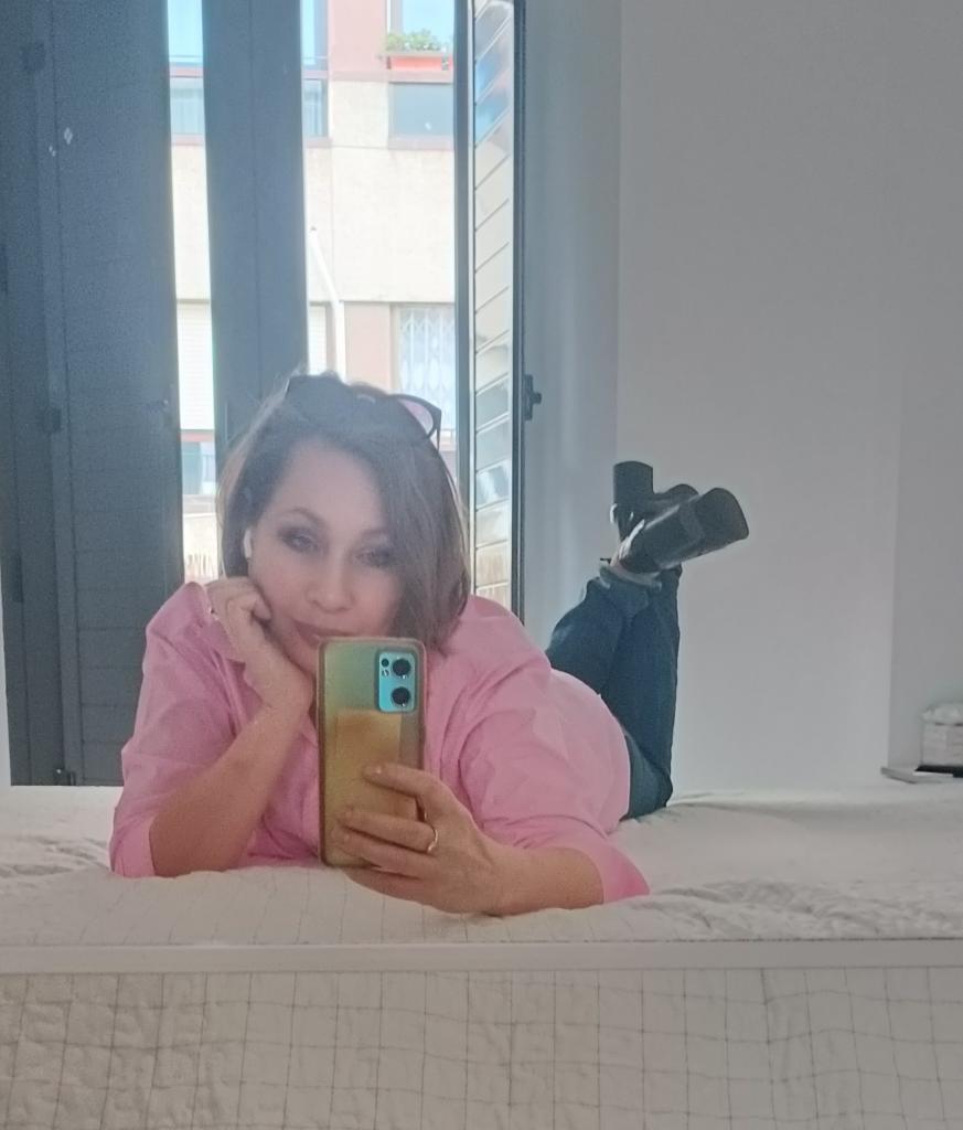 Chica busca chico en Granada: Chica busca chico