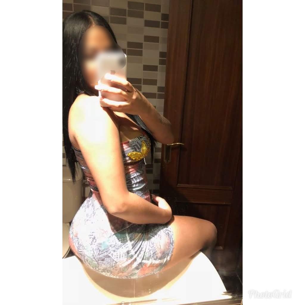 678650442: Chica busca chico en Sevilla