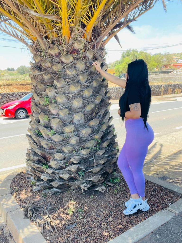 614794089: Chica busca chico en Valencia