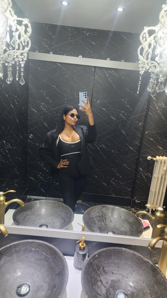 Chica busca chico en Sevilla: Chica busca chico