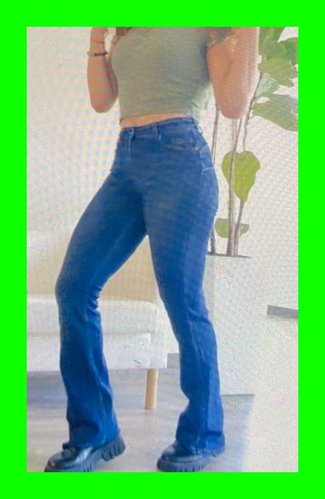 633508042: Chica busca chico en Barcelona