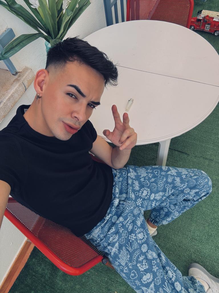 604981520: Chico busca chica en Murcia