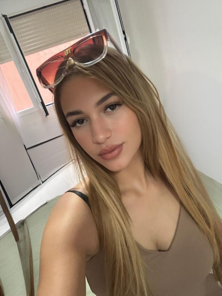 Chica busca chico en Granada: Chica busca chico