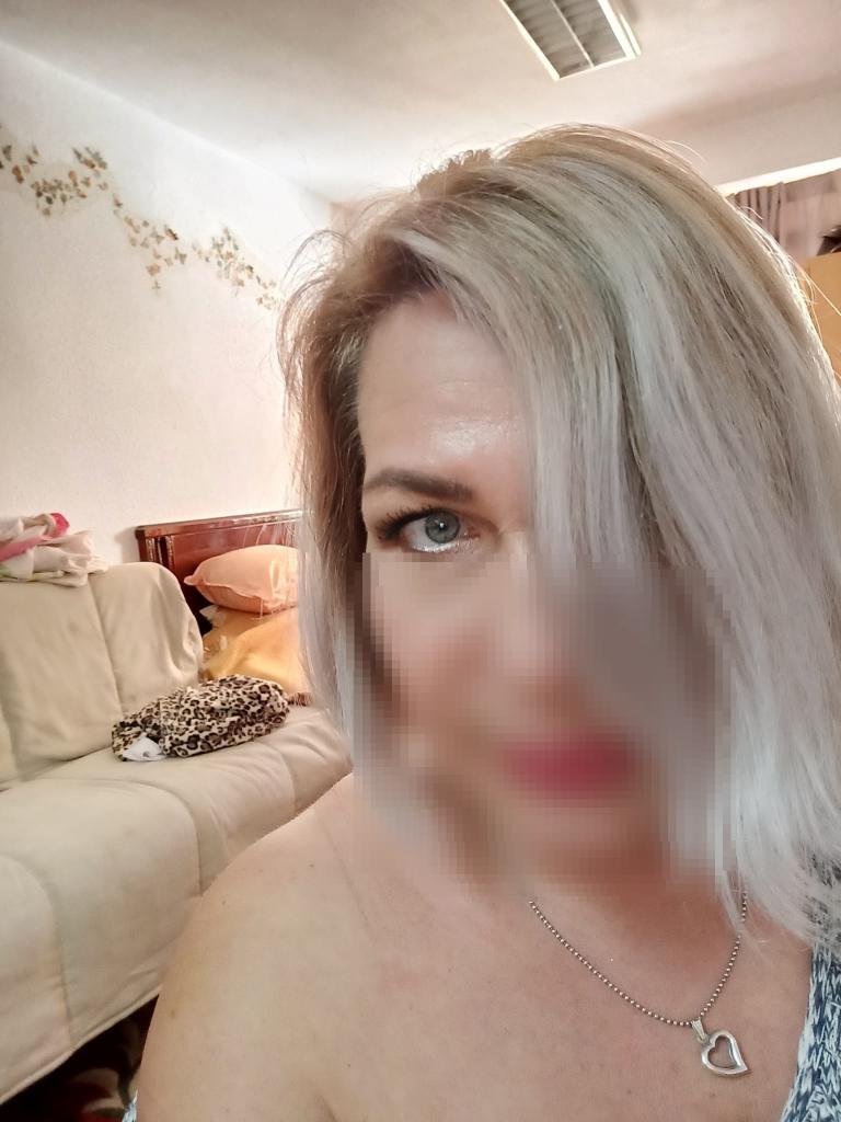 644524035: Chica busca chico en Murcia