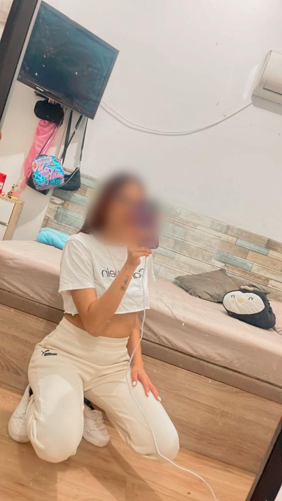 634229475: Chica busca chico en Sevilla