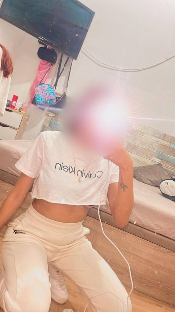 634229475: Chica busca chico en Sevilla