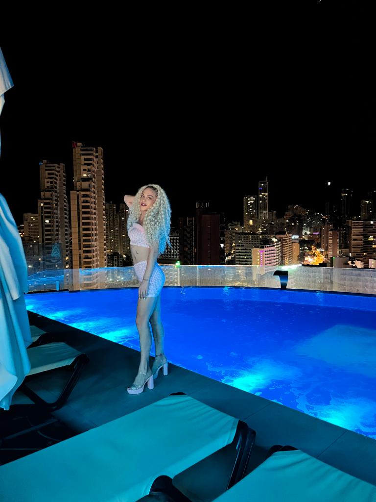 611952128: Transexual en Castellón