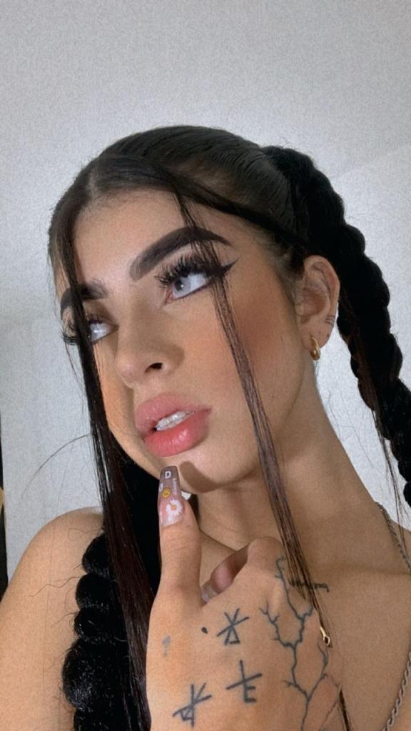 Chica busca chico en Alicante: Chica busca chico