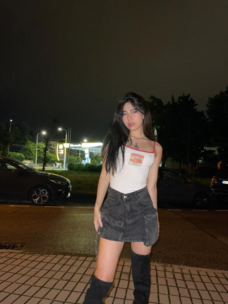 Chica busca chico en Huelva: 