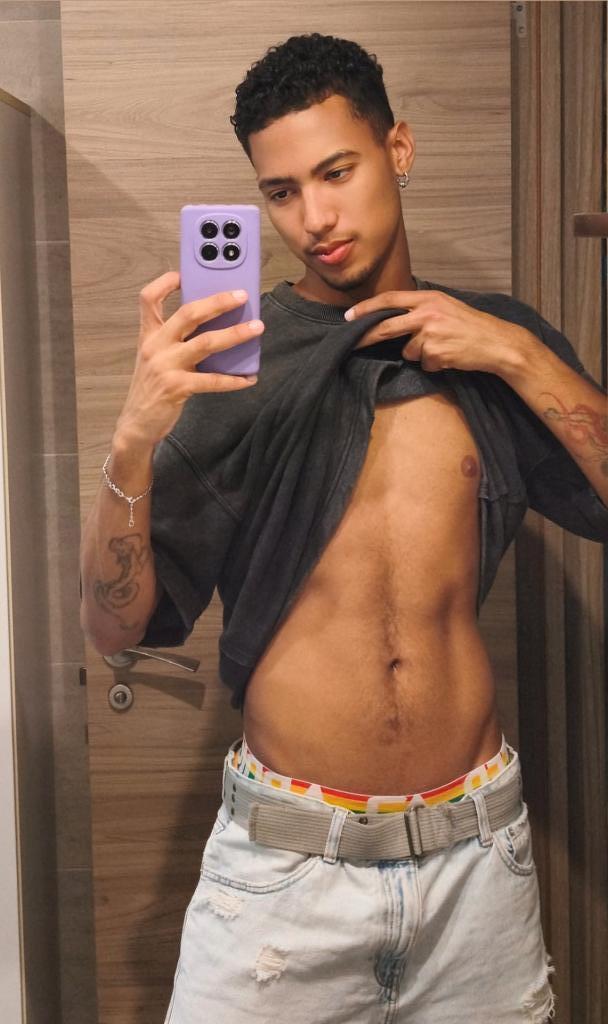 647677607: Chico busca chica en Málaga