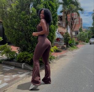 672485363: Chica busca chico en Cantabria