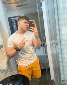 677433729: Chico busca chica en Alicante