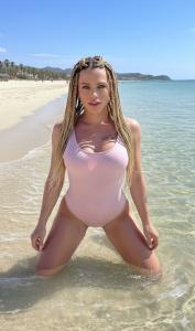 611952128: Transexual en Castellón