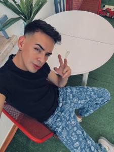 604981520: Chico busca chica en Murcia
