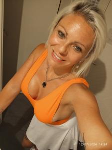 656318206: Chica busca chico en Barcelona