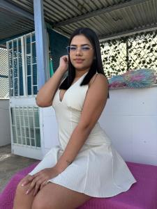 613558217: Chica busca chico en Sevilla