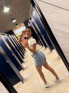 655734563: Chica busca chico en Sevilla