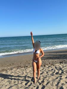 613409462: Chica busca chico en Ibiza