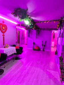 699112444: Chica busca chico en Barcelona