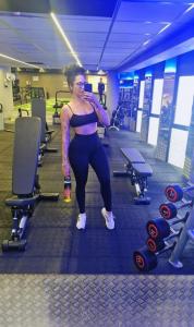 613845000: Chica busca chico en Pontevedra