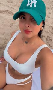 669745865: Chica busca chico en Zaragoza