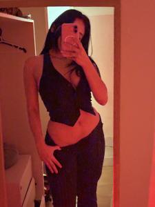 612207455: Chica busca chico en Madrid