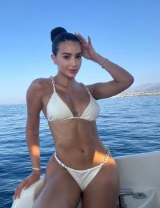 632247136: Chica busca chico en Ibiza