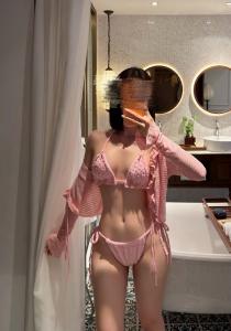 695954343: Chica busca chico en Madrid