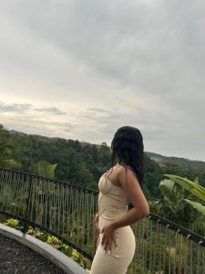 613409462: Chica busca chico en Ibiza