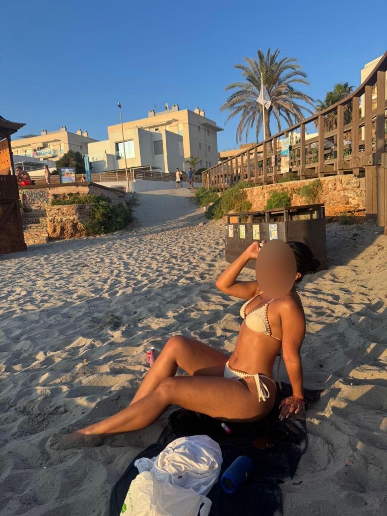 Chica busca chico en Ibiza: 