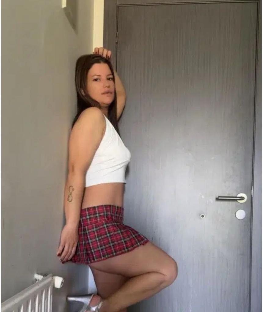 624741715: Chica busca chico en Sevilla