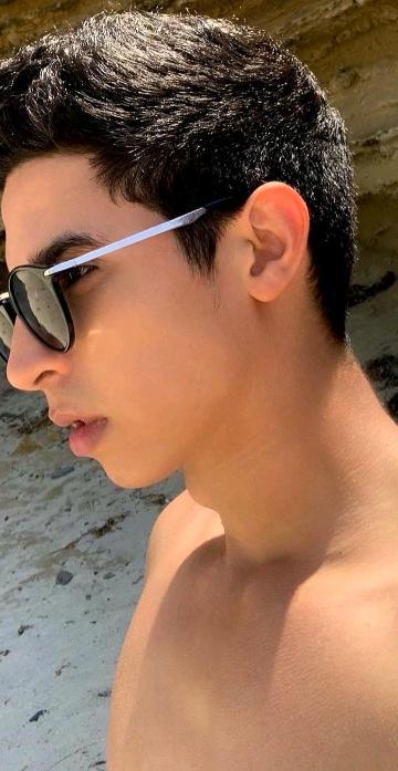 647335856: Chico busca chica en Valencia