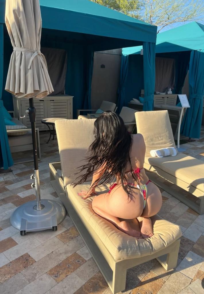 643705360: Chica busca chico en Málaga