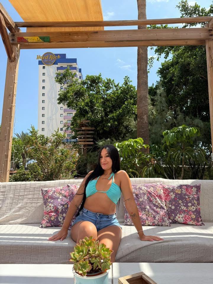 Chica busca chico en Tenerife: 