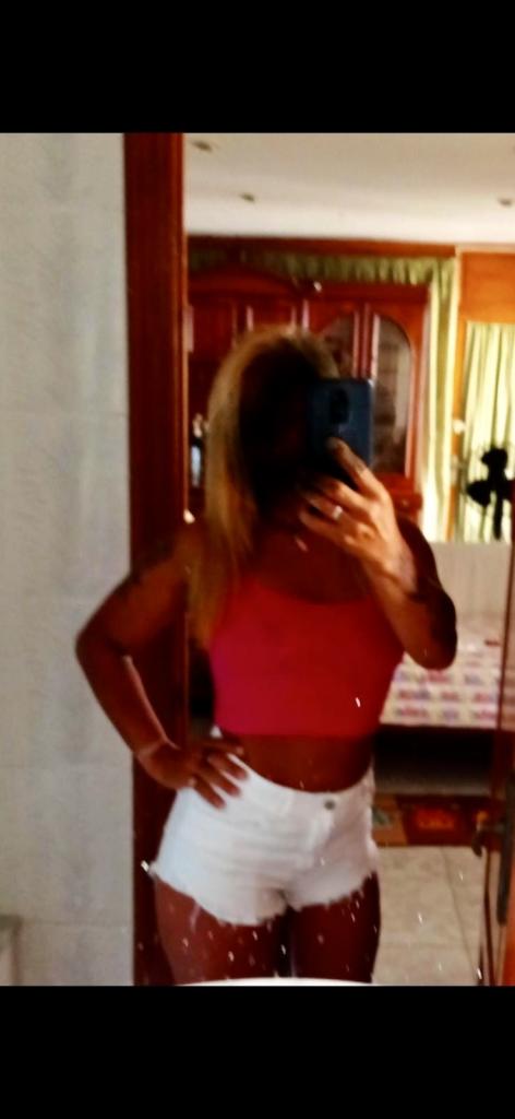 667373989: Chica busca chico en Menorca