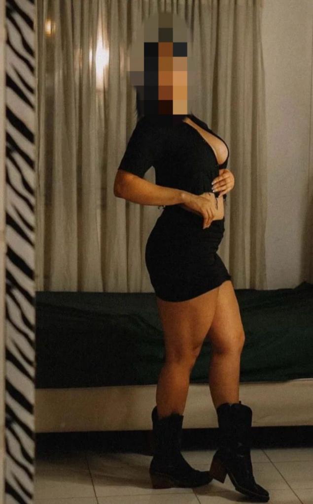 612249606: Chica busca chico en La Coruña