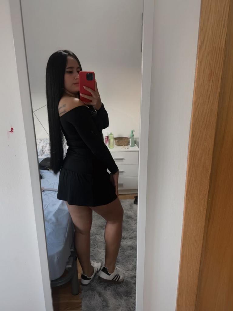 Chica busca chico en Almería: 
