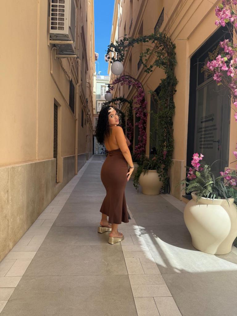 Chica busca chico en Málaga: Chica busca chico