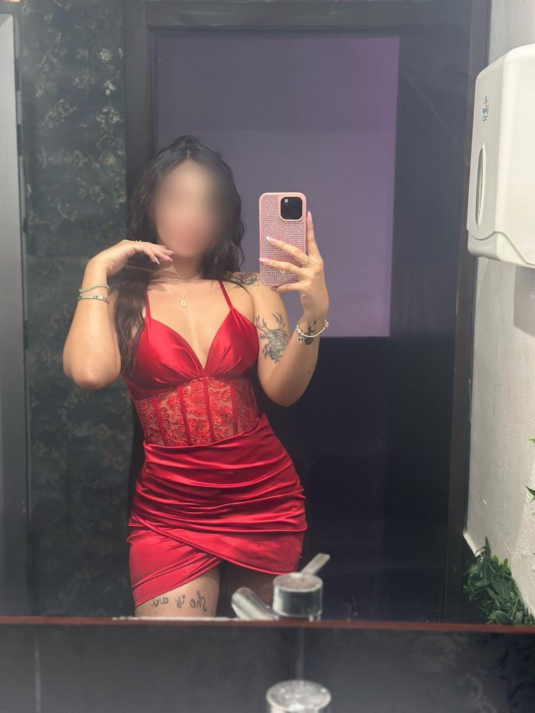 Chica busca chico en Alicante: Chica busca chico