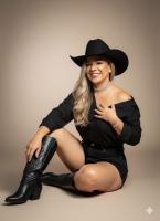 643685297: Chica busca chico en Gerona