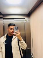 613856352: Chico busca chica en La Coruña