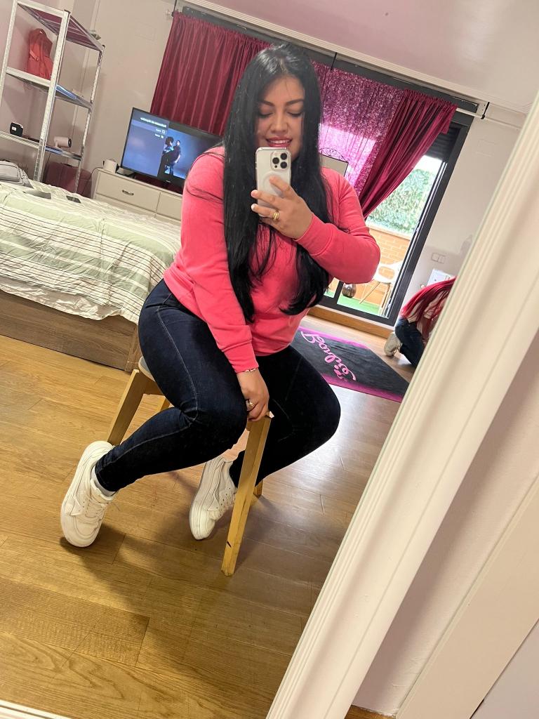 611242327: Chica busca chico en La Coruña
