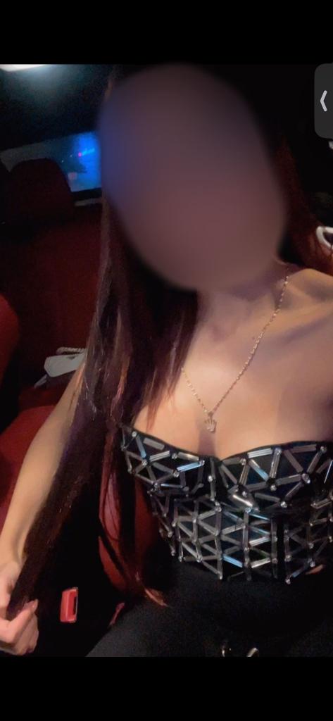 634229475: Chica busca chico en Sevilla